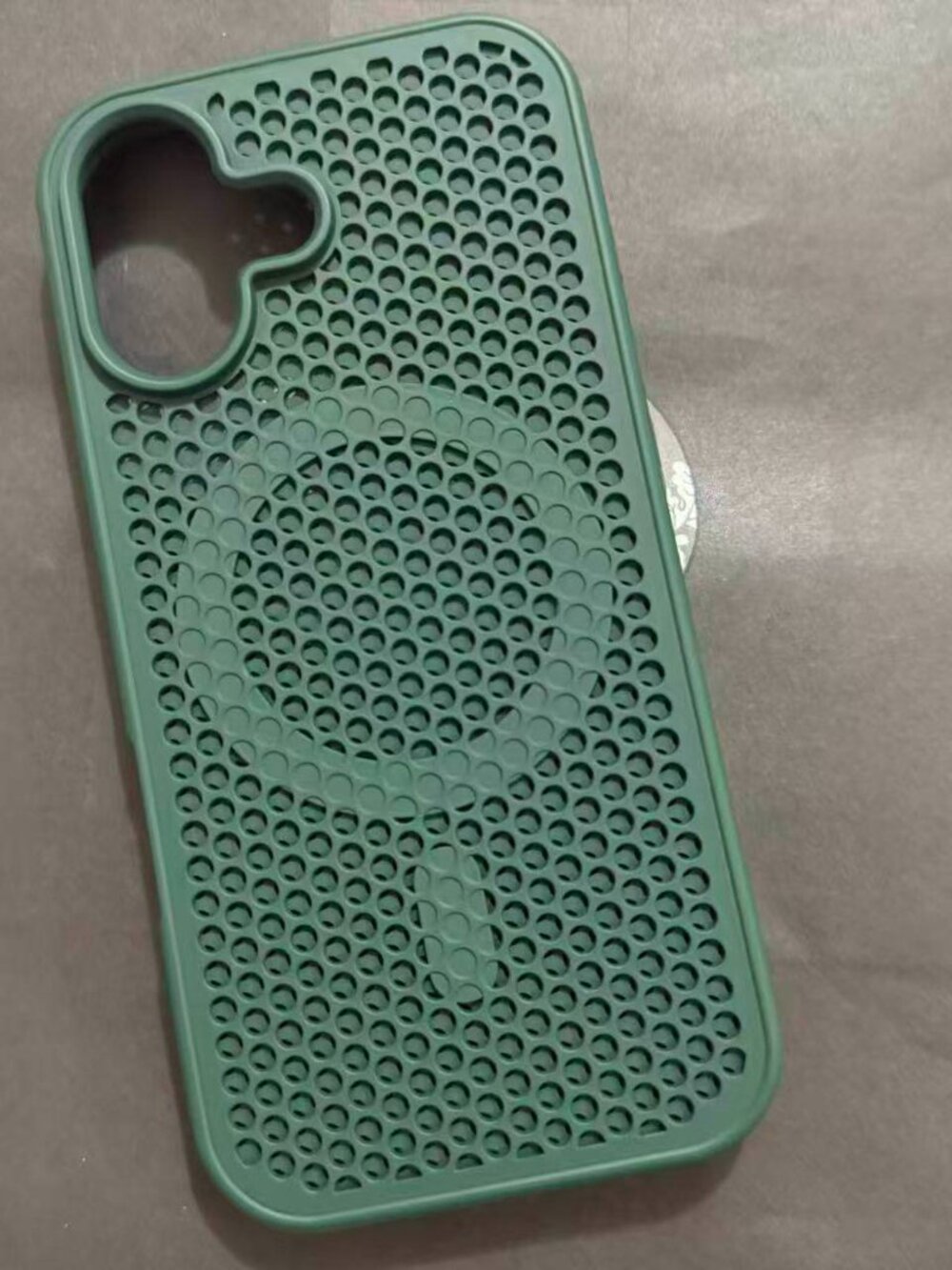 Sleek Green Honeycomb Heat Dissipation Phone Case